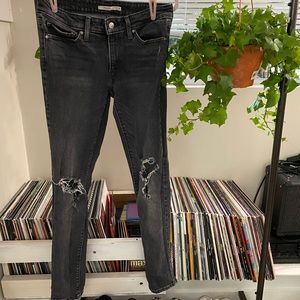 Black 711 Skinny Levi’s